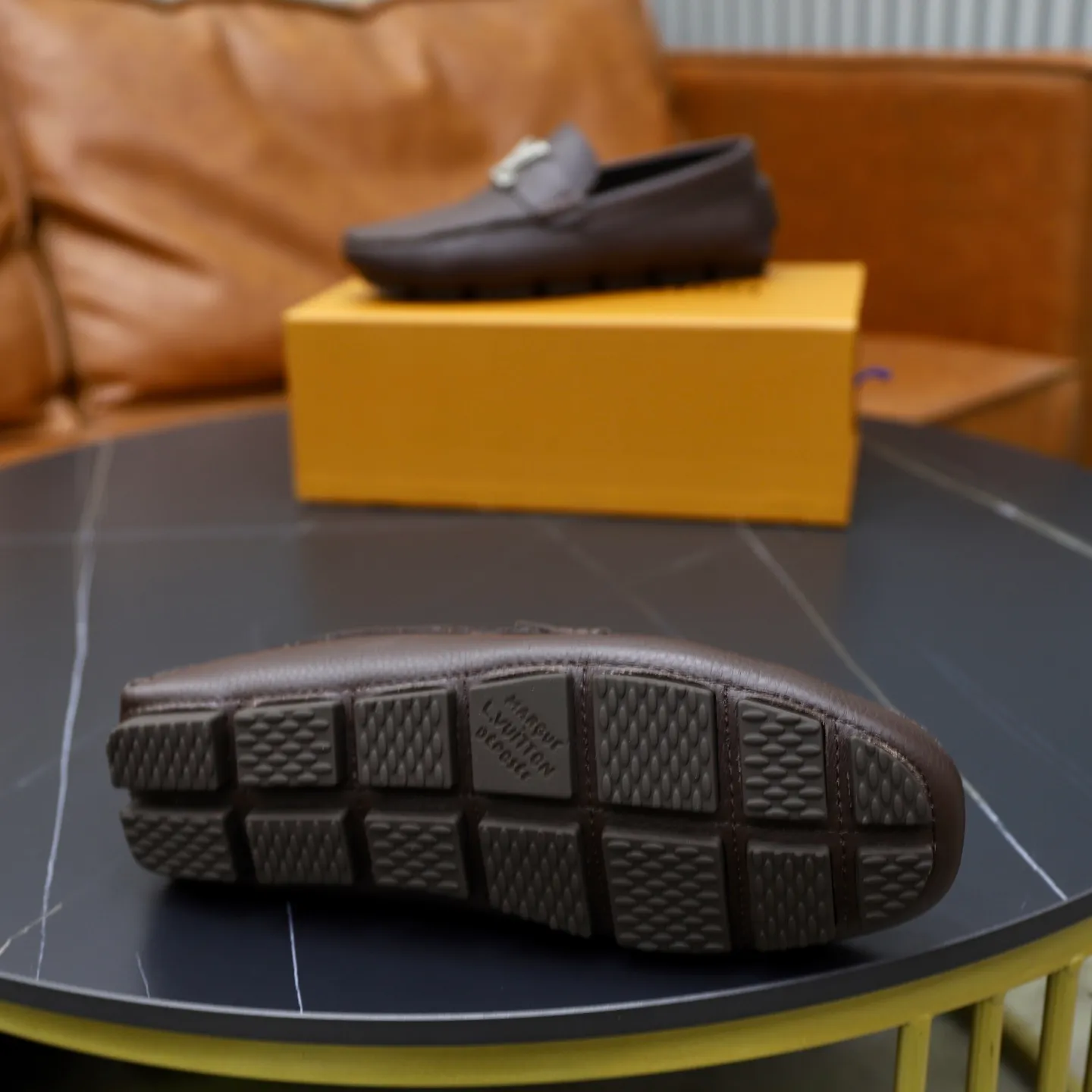 Ex-factory price: 480💰【LV】Louis Vuitton ⚠️High-end men’s driving and pedal series ⚠️38-44 (customized for 45) ⚠️All original cowhide leather! Thick and soft! Made entirely of calfskin lining! Rubber sheet anti-slip beanie sole! Three-dimensional package technology! Fashionable and classic! Handicrafts! Original high quality! Feel free to compare!